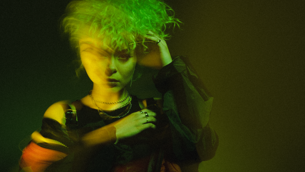 Valentina Vale alias ELAV ist österreichische Musikerin.