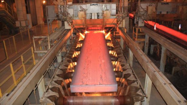 Die Stranggussanlage. RHI: Feuertaufe für Feuerfest-Riesen