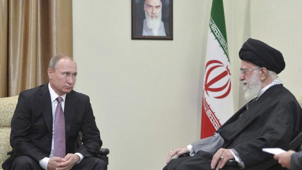 FILE PHOTO: Russia's President Vladimir Putin meets with Iran's Supreme Leader Ayatollah Ali Khamenei in Tehran