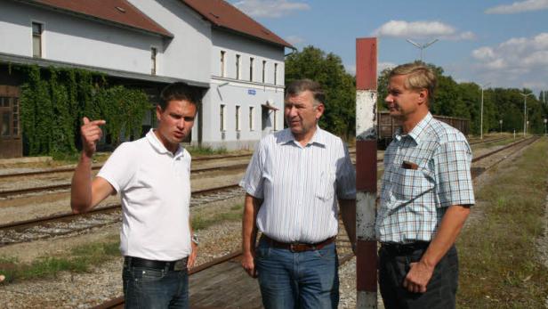 Neben der Aktion Essen auf Rdern veranstaltete der Verein auch Treffen fr ltere Menschen und vermittelte Pflegeschwestern und Untersttzung bei der Vereinsgeschichte | Essen auf Rdern Hohenau