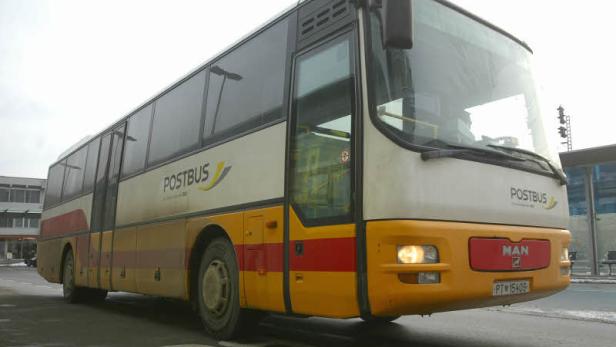 Schüler beim Schulweg aus Postbussen gewiesen