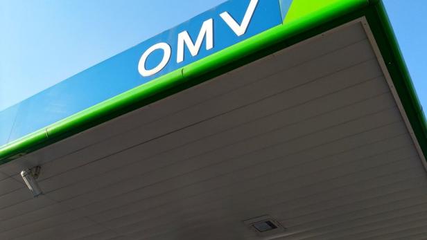 OMV rüstet Tankstellen-Dächer mit Photovoltaik-Anlagen aus