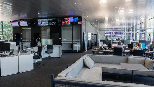 In neuen multimedialen Newsroom sind die ORF-Infomannschaften von TV, Radio und Online zusammengezogen