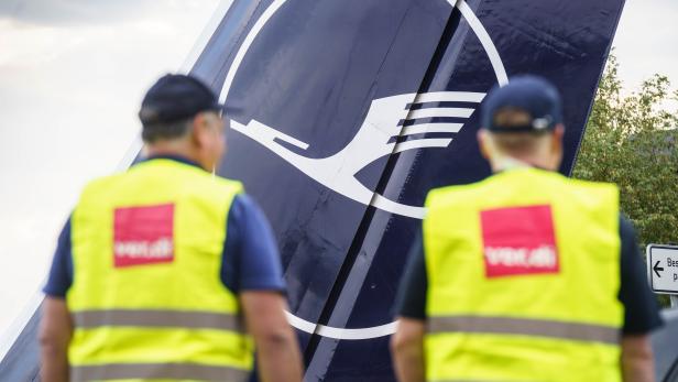 Eine Einigung zwischen Gewerkschaft Verdi und Lufthansa steht noch aus.