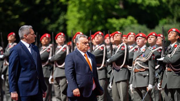 "Wie ein ungelenker Novize": Pressestimmen zu Orbán bei Nehammer