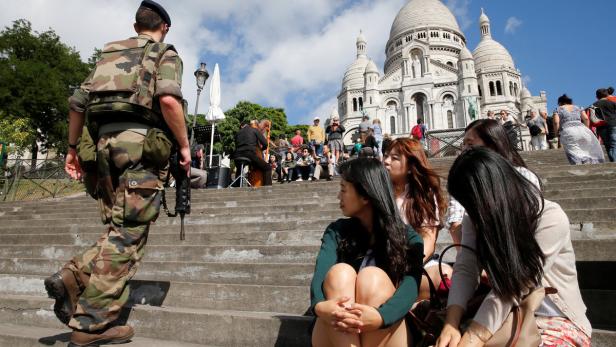 Viel Security, aber weniger Touristen in Paris