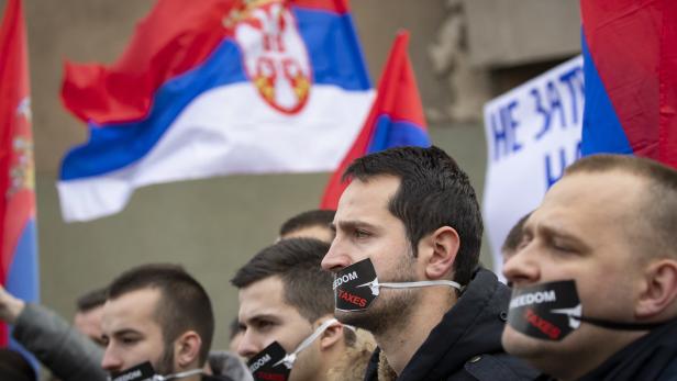 Serben protestieren im Norden des Kosovo