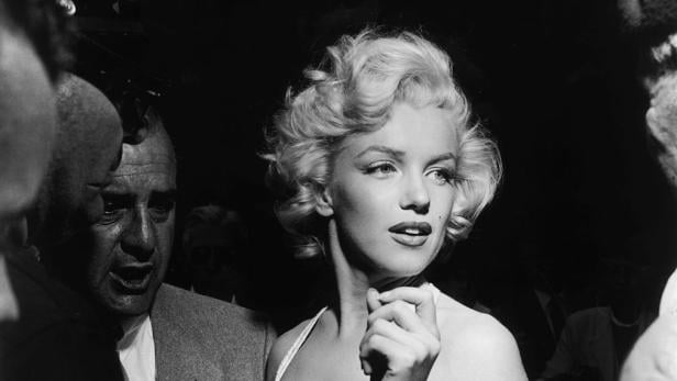 Rendezvous zweier Königinnen: Wie Marilyn Monroe auf die Queen traf