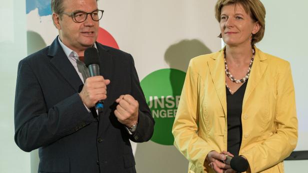 Bereits in den vergangenen Jahren hatten sich Oppitz-Plörer und der nun scheidende VP-Landeshauptmann Günther Platter nach heftigem Streit 2013 wieder angenähert.