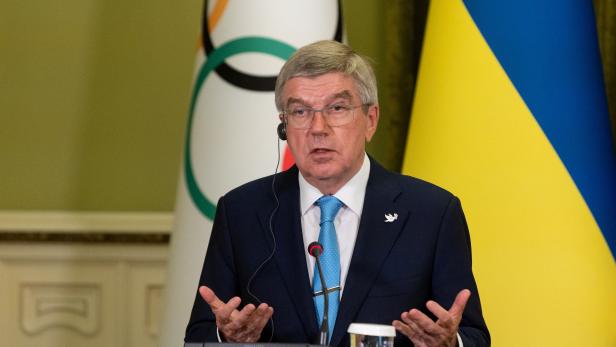 IOC President Bach attends a joint news briefing with Ukrainian President Zelenskiy in Kyiv