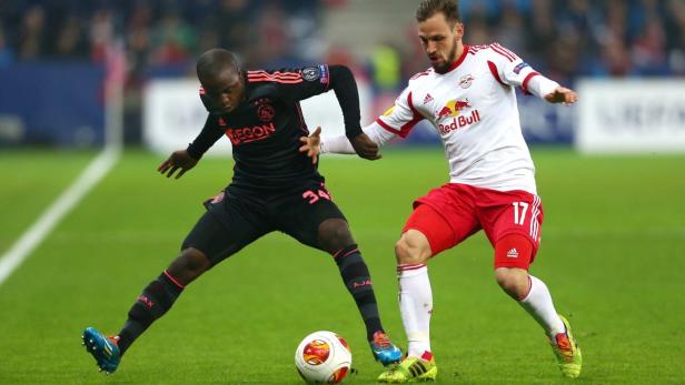 FUSSBALL - EL, RBS vs Ajax Ulmer (re.) verletzte sich im Spiel gegen Ajax.