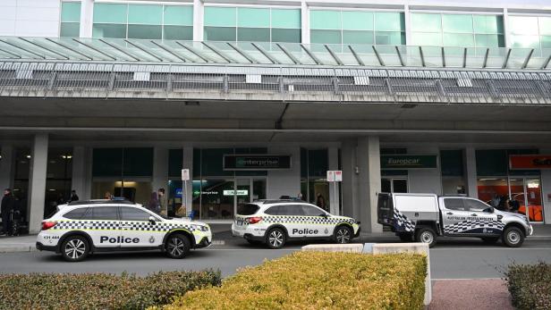 Mann schoss im Flughafen Canberra - Keine Verletzten