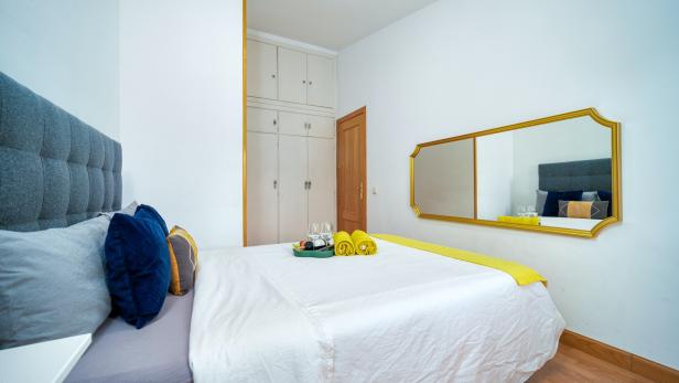 Einwegspiegel im Hotel erkennen: Diese 4 Tipps können helfen!