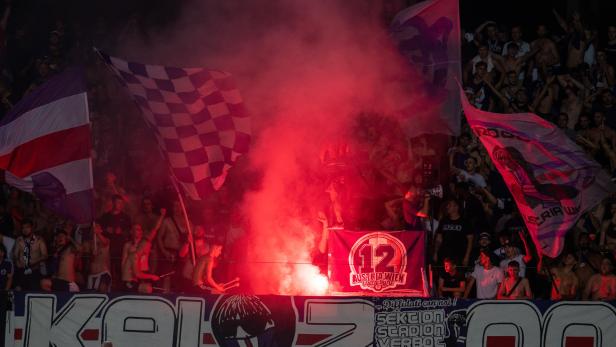 Austria-Fans attackierten türkische Fußball-Anhänger mit Stangen und Sesseln