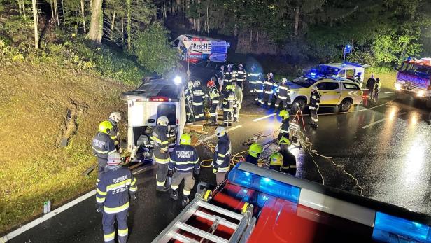 Eine Tote nach Unfall von Kleinbus in der Steiermark