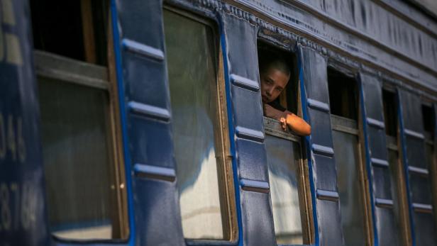 Selenskij: Mindestens 22 Tote bei russischem Beschuss von Bahnstation