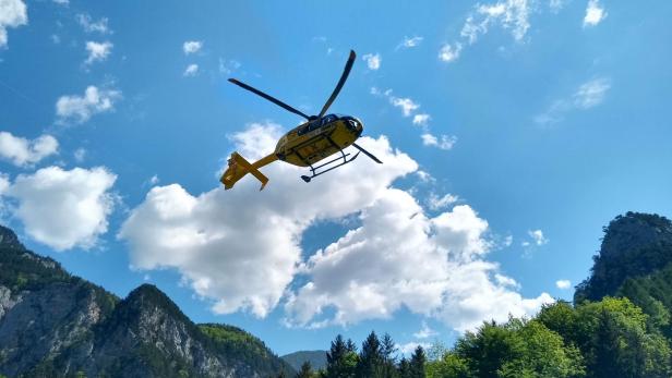 Paragleiter nach Notlandung verletzt geborgen