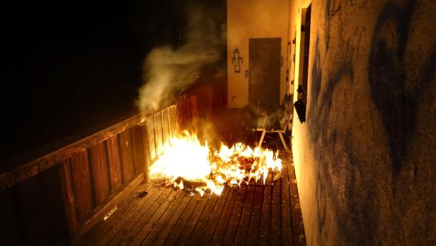 Tirol: Balkon von unbewohnter Villa brannte