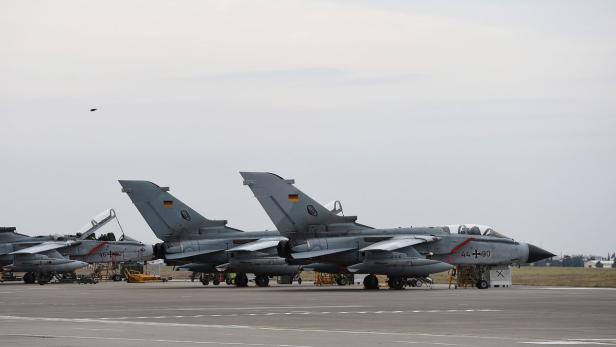 Deutsche Tornados am türkischen Luftwaffenstützpunkt Incirlik.