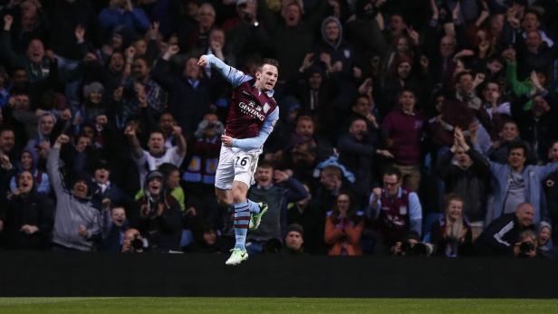 Aston Villa&#039;s Andreas Weimann celebrates scoring against Sunderland during their English Premier League soccer match at Villa Park in Birmingham, central England, April 29, 2013. REUTERS/Darren Staples (BRITAIN - Tags: SPORT SOCCER) FOR EDITORIAL USE ONLY. NOT FOR SALE FOR MARKETING OR ADVERTISING CAMPAIGNS. NO USE WITH UNAUTHORIZED AUDIO, VIDEO, DATA, FIXTURE LISTS, CLUB/LEAGUE LOGOS OR &quot;LIVE&quot; SERVICES. ONLINE IN-MATCH USE LIMITED TO 45 IMAGES, NO VIDEO EMULATION. NO USE IN BETTING, GAMES OR SINGLE CLUB/LEAGUE/PLAYER PUBLICATIONS