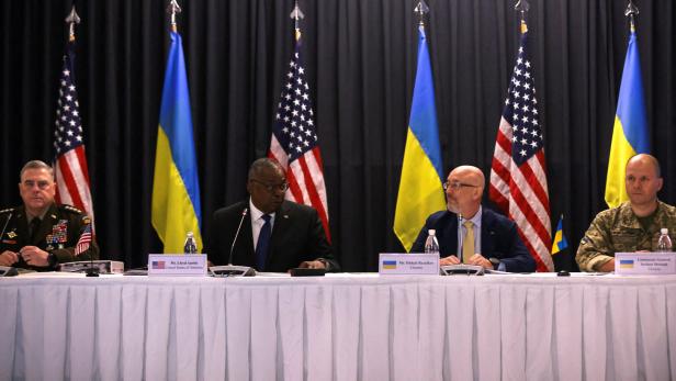 USA sagen Ukraine weitere Militärhilfe zu: "Krieg hat Schlüsselmoment erreicht"