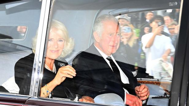 König Charles und Ehefrau Camilla