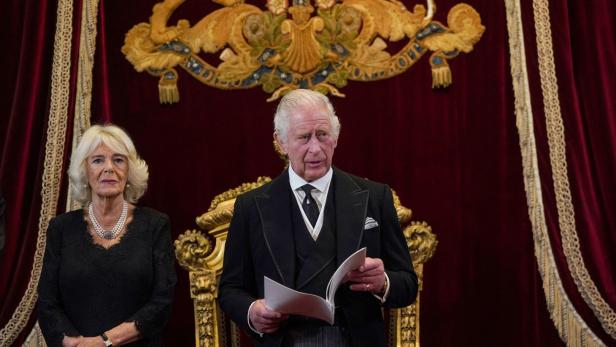 So luxuriös leben König Charles III und Königin Camilla in Clarence House