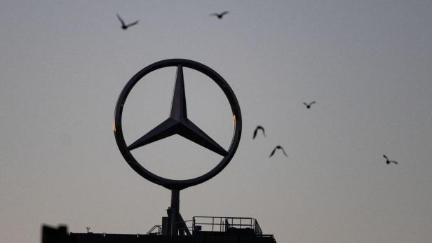 Mercedes-Benz ruft mehr als 100.000 Fahrzeuge zurück