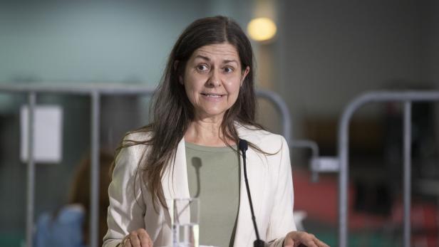 PK LAND STEIERMARK "VERTRETER DER POLITIK UND DER ÄRZTESCHAFT RUFEN GEMEINSAM ZUR COVID-SCHUTZIMPFUNG AUF: KAMPUS Doris Kampus