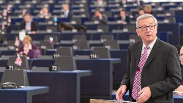 Jean-Claude Juncker spricht im Europäischen Parlament.