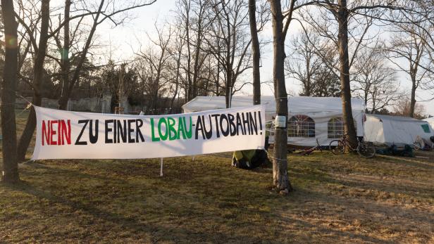 Der Protest gegen die Lobau-Autobahn erstarkt wieder.