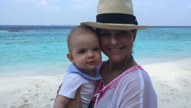 Kurze Vorgeschichte: Prinzessin Madeleine von Schweden wurde beim Familienurlaub mit Ehemann Christopher O&#039;Neill und den Kids Leonore (2) &amp; Nicolas (7 Monate) heimlich von einem Paparazzo abgeschossen.