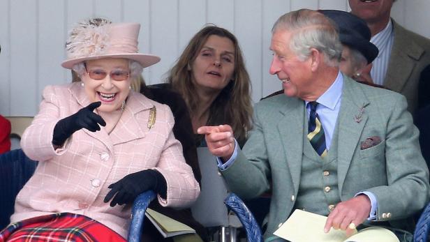 Die verstorbene Königin Elizabeth II und der neue King Charles III