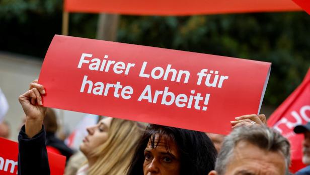 Trade Unions protest against surging energy prices in Vienna