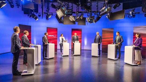 TIROL-LANDTAGSWAHL: ORF DISKUSSION DER SPITZENKANDIDATEN: OBERHOFER (NEOS)/ABWERZGER (FPÖ)/DORNAUER (SPÖ)/SCHNABL/LAICH/MATTLE (ÖVP)/MAIR (DIE GRÜNEN)/OBERHOFER (NEOS) Tirol-Wahl: Elefant in Live-Spitzenrunde war die Koalitionsfrage