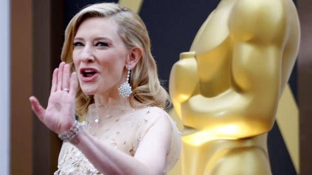 Cate Blanchetts Mutter-Qualitäten werden von anderen Müttern in Frage gestellt. Die Oscarpreisträgerin hat drei Kinder, Dashielle (12), Roman (10) und Ignatius (6), und fühlt sich in Bezug auf deren Erziehung sehr beobachtet.