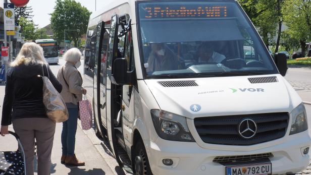 Busverbindungen in Mödling und Hollabrunn in der Kritik