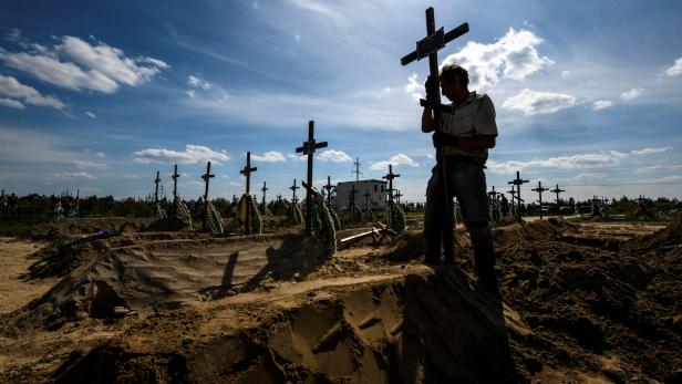UNO bestätigt Kriegsverbrechen in der Ukraine + 436 Leichen exhumiert
