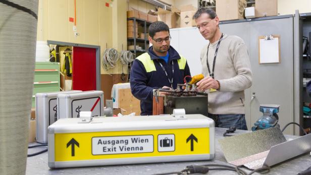 Christian Sandhu (li.) hat Schule abgebrochen und die Lehre begonnen