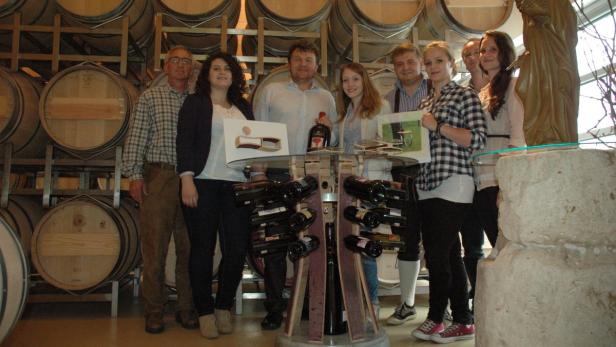 Schüler der HTL Mödling bauen Barriquefässer für Weinbauern im Mittelburgenland
