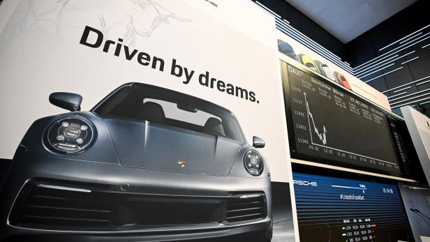 Porsche debuts at Frankfurt Stock Exchange 