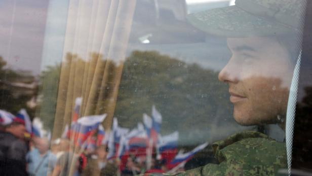 "Putin ist ein Narr": Wie russische Soldaten daheim von der Front erzählen