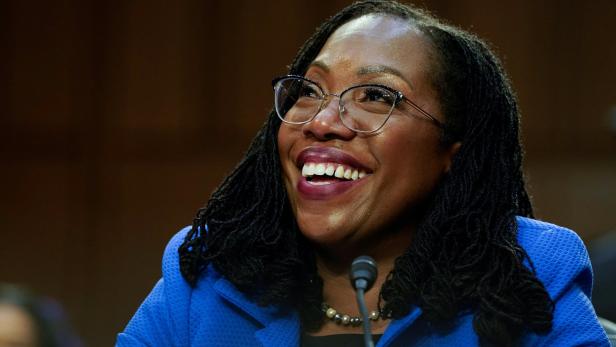 USA: Erste schwarze Frau als Höchstrichterin ins Amt eingeführt