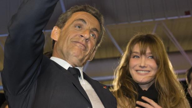 Am Samstag will Nicolas Sarkozy (im Bild mit seiner Frau Carla Bruni) UMP-Chef werden, 2017 französischer Präsident