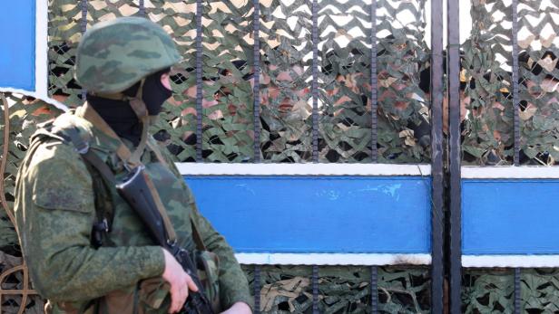 Bis zu 15.000 russische Soldaten sollen bereits auf der Krim sein.