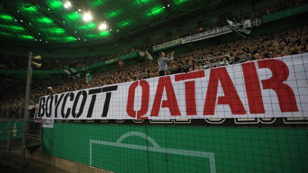 Sollen Fußballfans die Fußball-WM in Katar boykottieren?