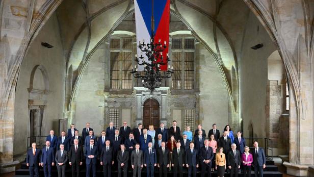 Mega-Gipfel in Prag: Ganz Europa geeint gegen Putin