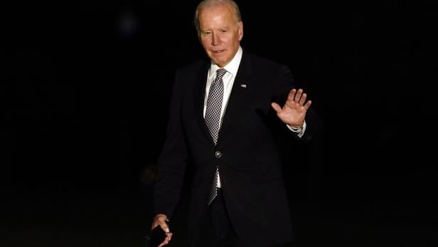 US President Biden Arrives on the South Lawn in Washington DC