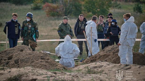 Mass grave found in Lyman, Ukraine, according to regional governor