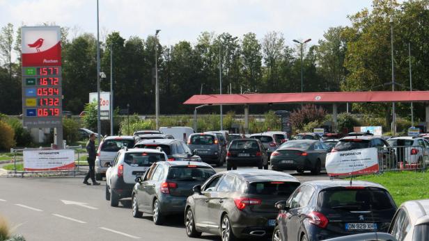 Chaos vor Tankstellen: Frankreich kämpft mit Sprit-Knappheit